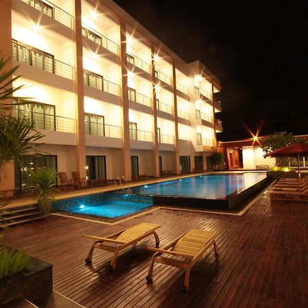 Paragon Suites Resort Джомтьен Экстерьер фото